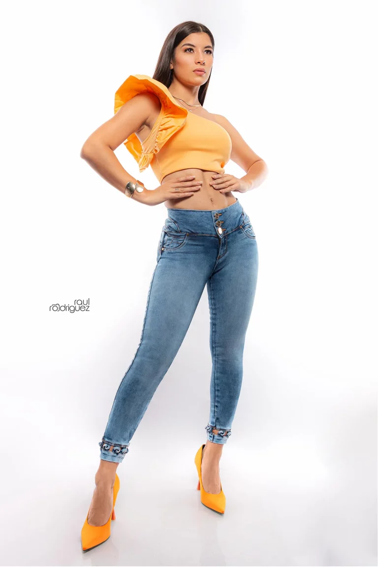 gloss - johana ortega 5 049 redes