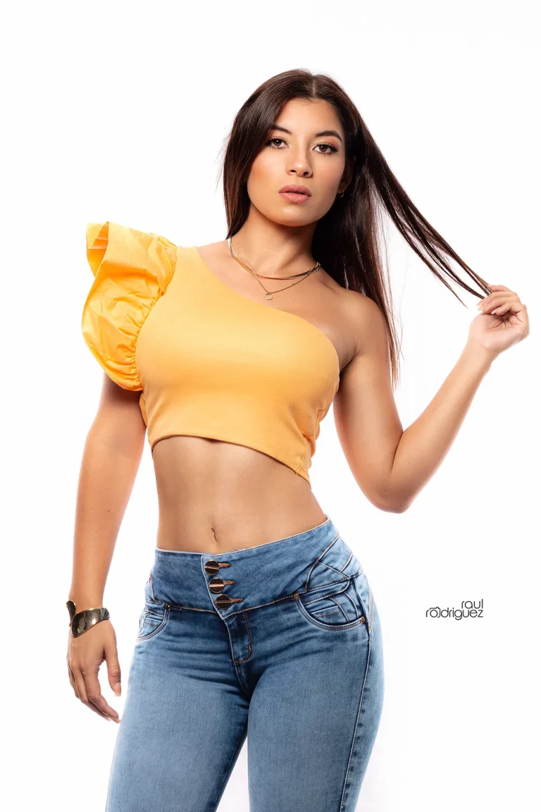 gloss - johana ortega 5 085 redes