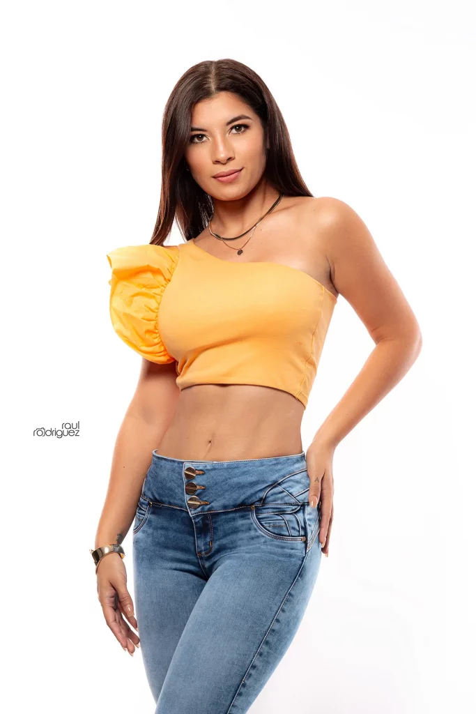 gloss - johana ortega 5 097 redes