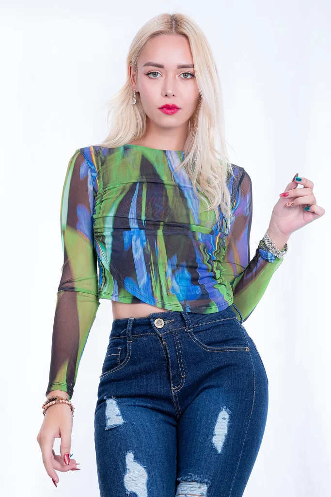 gloss - melanie gutierrez 1 085 redes